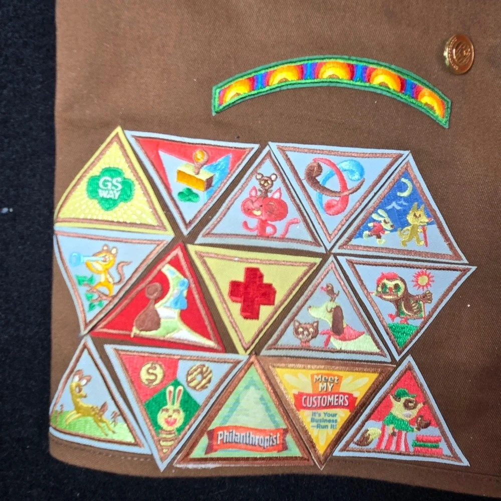 Girl Scouts USA Central Texas Brownie Vest Troop 2118 Brown Patches Pins Uniform